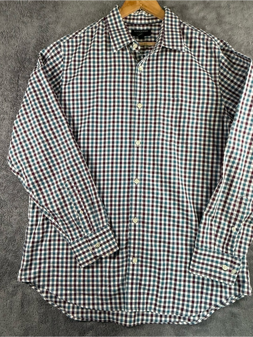 Banana Republic Men's Button-Down Shirt Non IRon in Burgundy, Blue & White Check